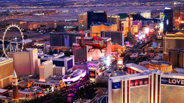 Kolacja, limuzyna i nocny przelot nad Las Vegas – zdjęcie 1